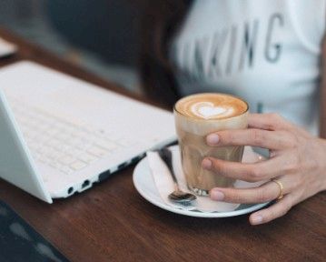 Top 10 șabloane de CV Canva (+5 cele mai bune alternative)