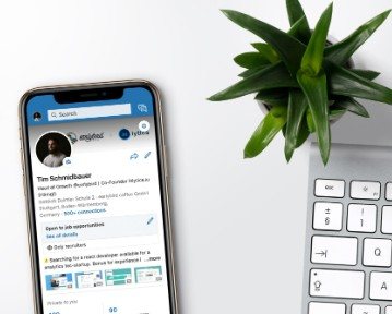 Cum să adaugi un CV pe LinkedIn: sfaturi și trucuri utile