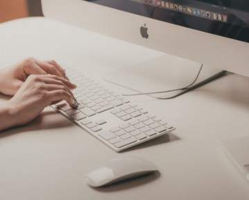 Cum să scrii un CV bazat pe competențe: șablon și exemple